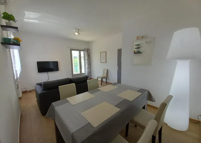 Appartement T3 En Duplex Proche Gare Sncf Avec Parking A Montelimar