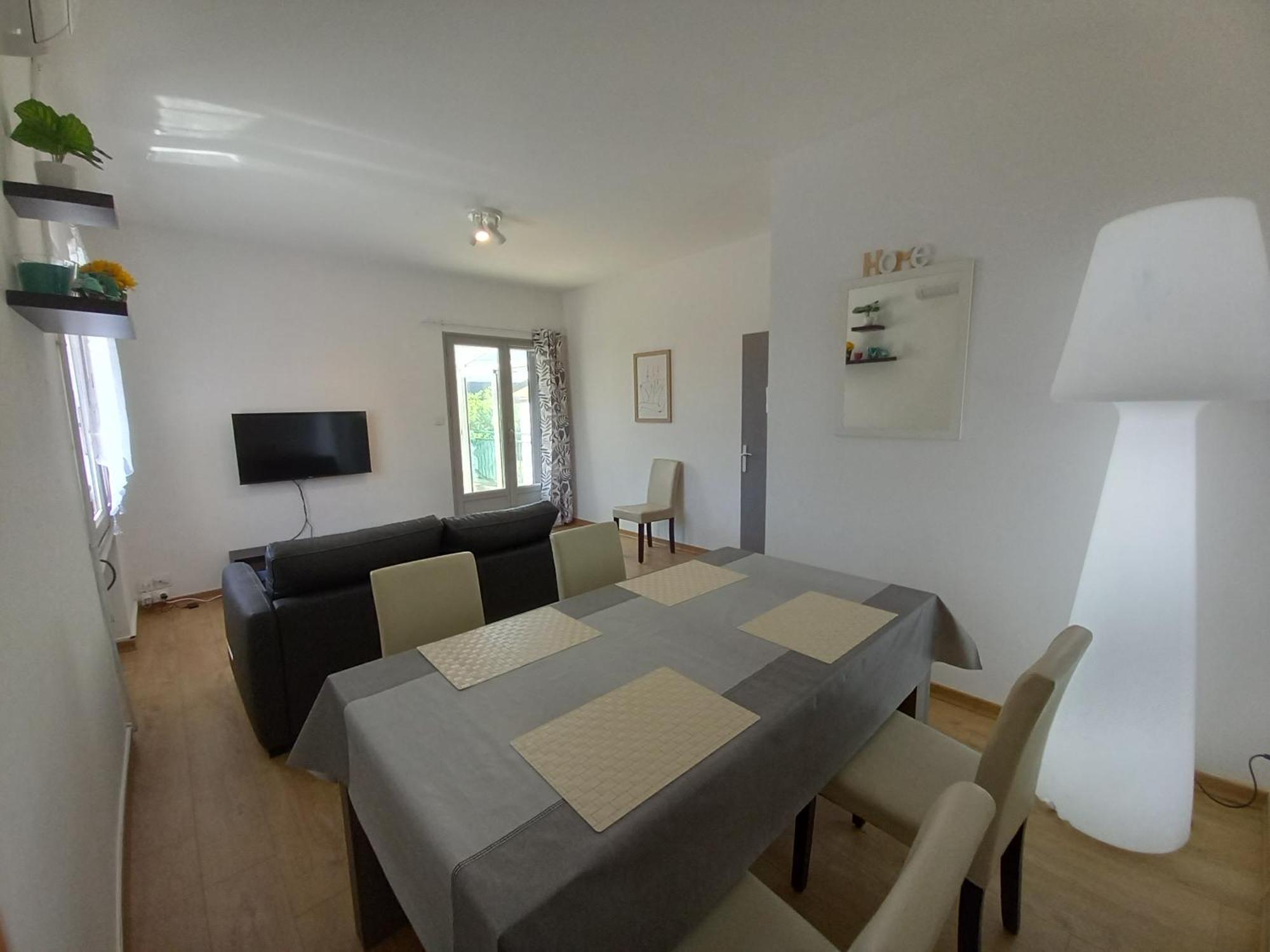 T3 En Duplex Proche Gare Sncf Avec Parking A Apartment *
